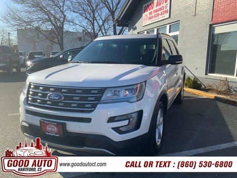 Used 2017 Ford Explorer XLT w/ Equipment Group 202A image 1