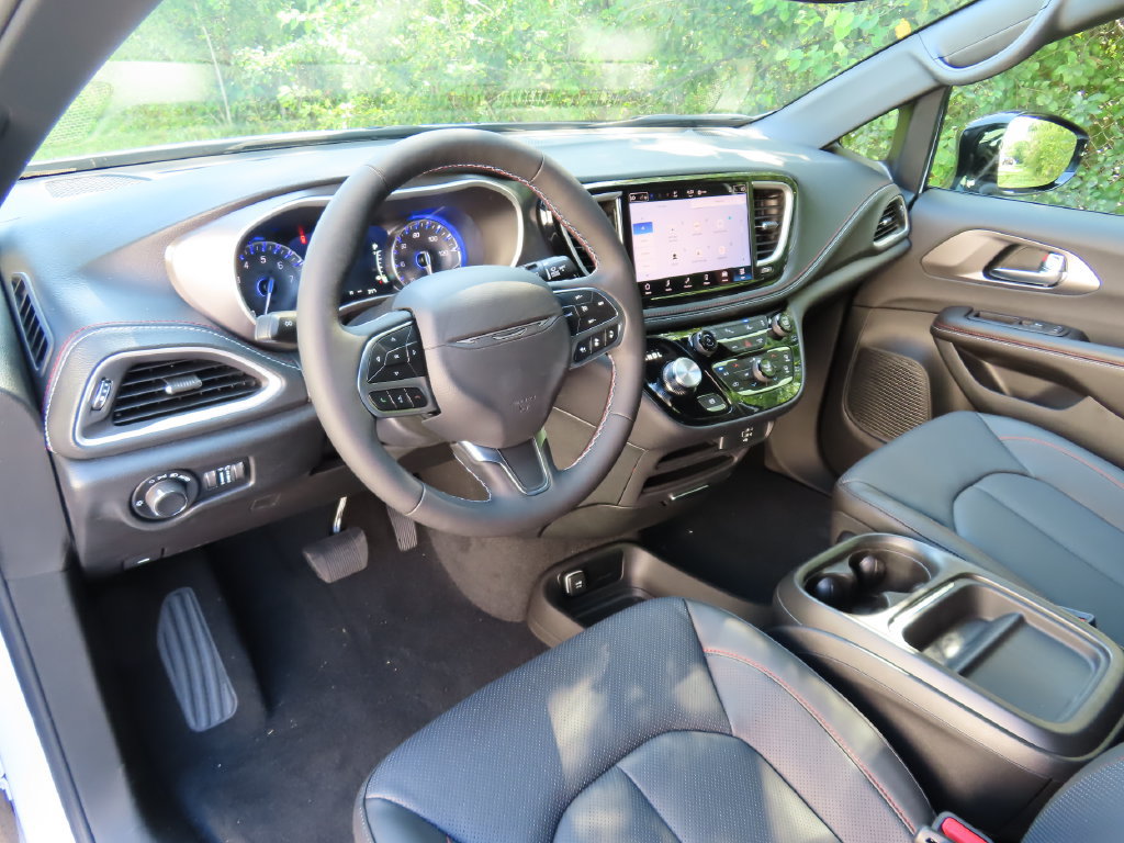 New 2027 Chrysler Pacifica Select AWD/4WD image 19