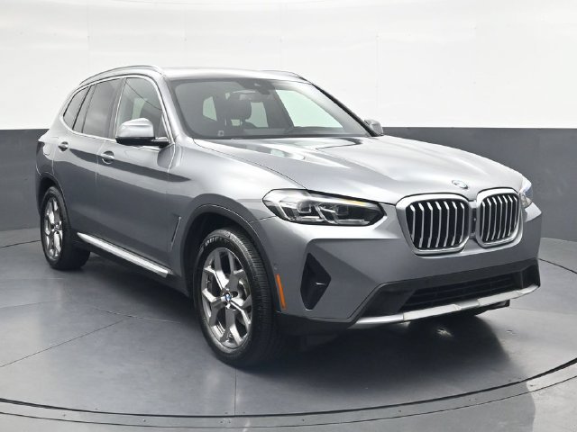 Used 2023 BMW X3 xDrive30i w/ Premium Package AWD/4WD image 2