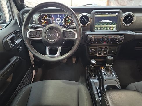 Used 2023 Jeep Gladiator Overland image 20