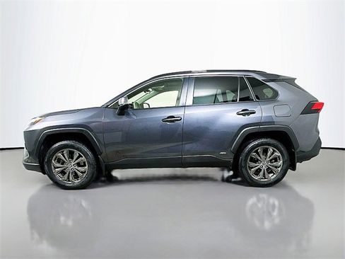 Used 2023 Toyota RAV4 XLE Premium image 4