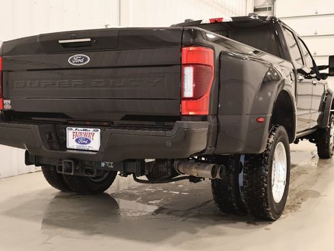 Certified 2022 Ford F450 Platinum w/ FX4 Off-Road Package image 10