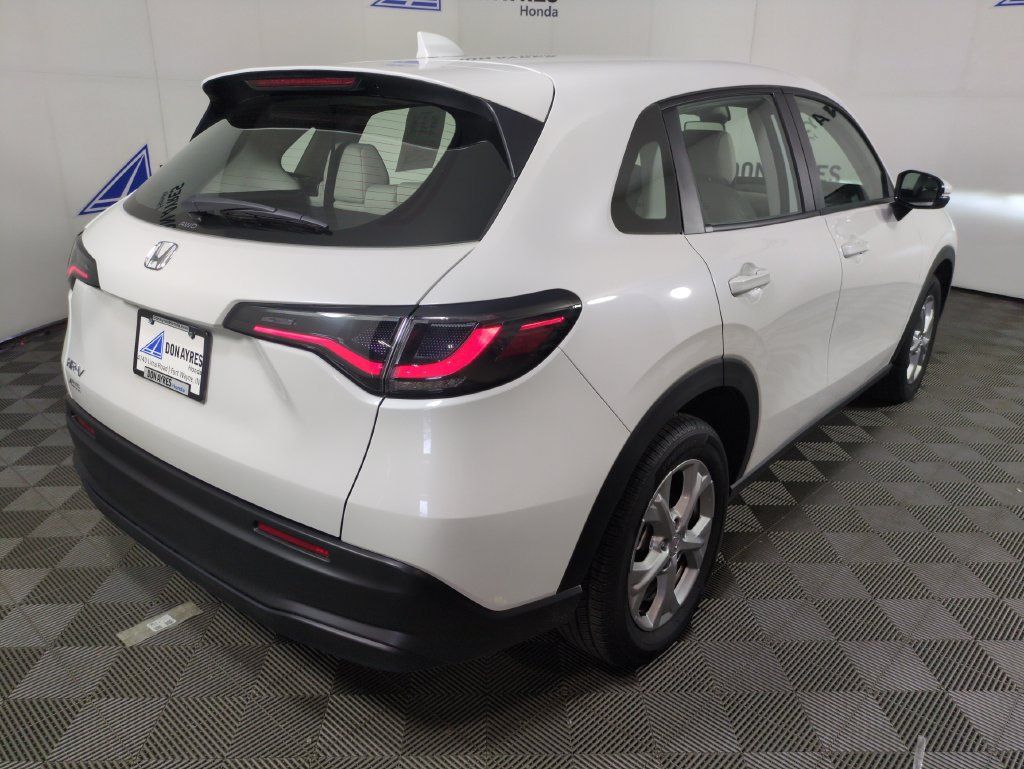 Certified 2025 Honda HR-V LX image 8