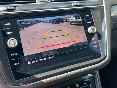 Certified 2023 Volkswagen Tiguan SE R-Line FWD image 27