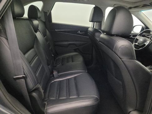 Used 2020 Kia Sorento EX image 19