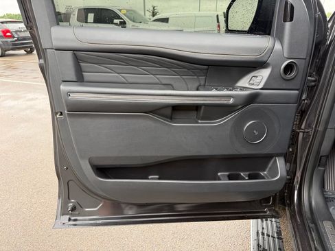 Used 2023 Ford Expedition Platinum AWD/4WD image 10