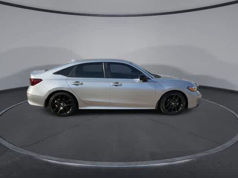 Used 2025 Honda Civic Sport image 9