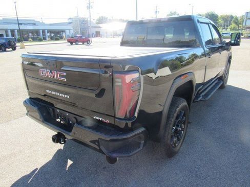 Used 2024 GMC Sierra 2500 AT4 w/ Technology Package image 7