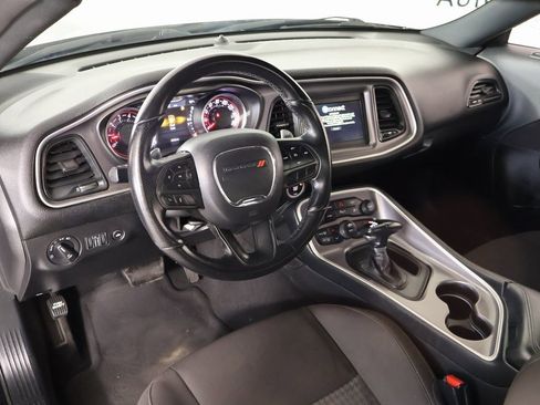 Used 2022 Dodge Challenger GT image 2