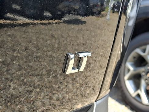 Used 2020 Chevrolet Traverse LT FWD image 31