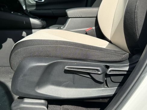 Used 2023 Honda CR-V LX image 13