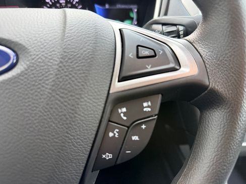 Used 2019 Ford Fusion SE FWD image 17