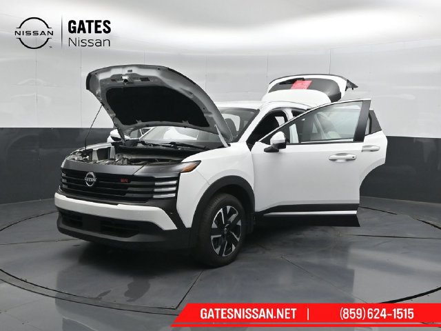 Certified 2025 Nissan Kicks SR AWD/4WD image 56