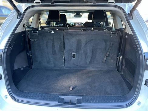 Used 2022 Toyota Highlander XLE image 27