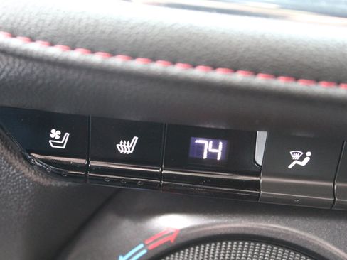 Used 2020 Chevrolet Blazer RS image 39