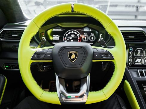 Used 2022 Lamborghini Urus AWD/4WD image 56