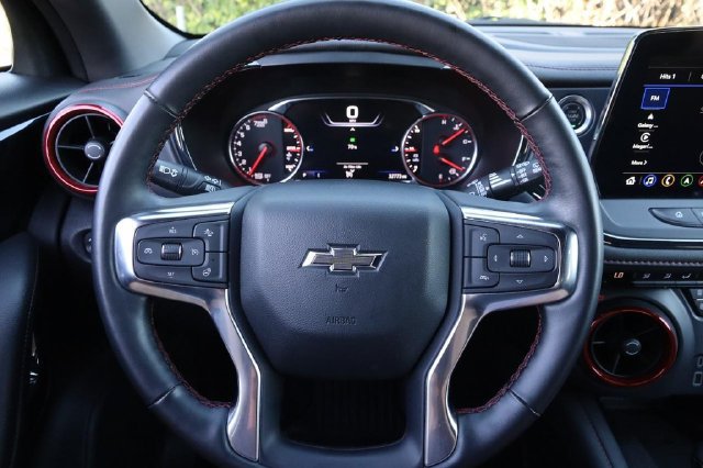 Used 2025 Chevrolet Blazer RS FWD image 11