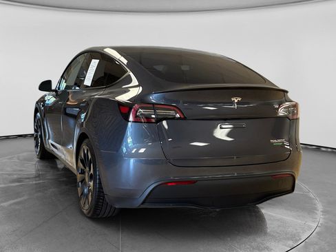 Used 2022 Tesla Model Y Performance AWD/4WD image 2