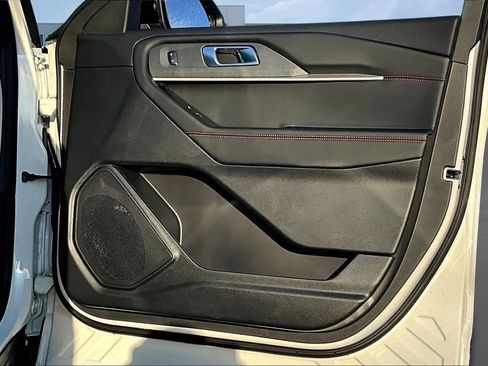 New 2026 Ford Explorer ST-Line w/ ST-Line Street Pack image 32