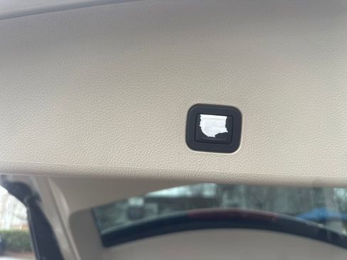 Used 2010 Cadillac SRX Luxury image 25