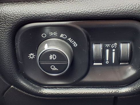 Used 2019 RAM 1500 Big Horn image 10