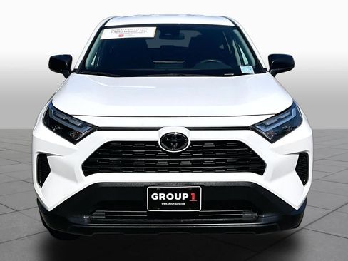 Used 2023 Toyota RAV4 LE FWD image 4