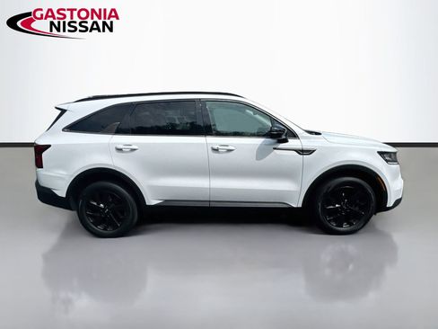 Used 2021 Kia Sorento S w/ Panoramic Sunroof Package AWD/4WD image 10
