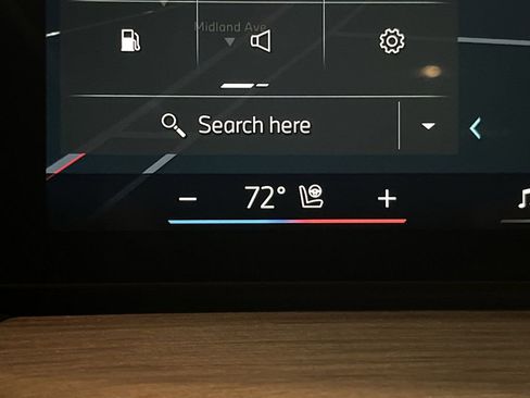 New 2025 BMW 330i xDrive Sedan w/ Convenience Package image 19