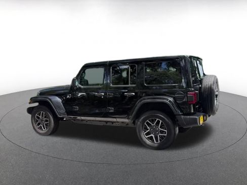 Used 2025 Jeep Wrangler Unlimited Sahara AWD/4WD image 9