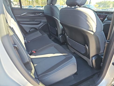 Used 2025 Jeep Grand Cherokee Laredo X w/ Trailer Tow Package image 11