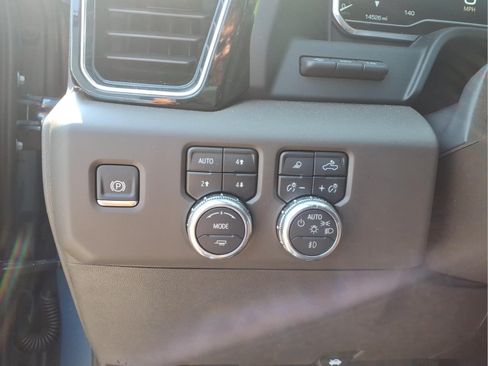 Used 2025 GMC Sierra 1500 Denali AWD/4WD image 17