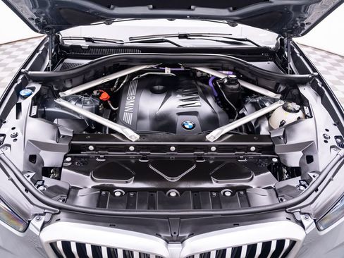 Used 2024 BMW X5 xDrive40i w/ M Sport Package AWD/4WD image 31