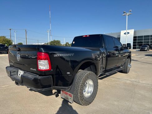 Used 2024 RAM 3500 Big Horn w/ Sport Appearance Package AWD/4WD image 3