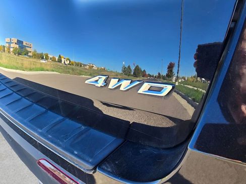 Used 2024 Ford Explorer XLT w/ Equipment Group 202A image 10