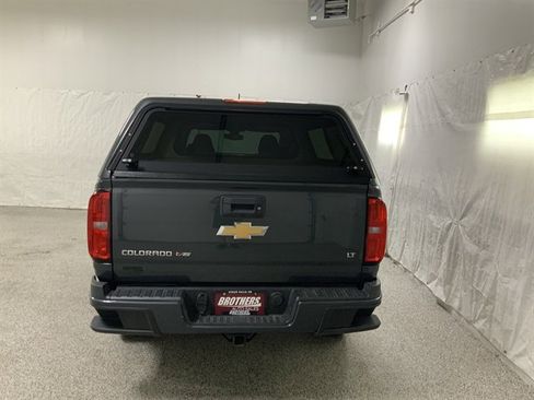 Used 2017 Chevrolet Colorado LT AWD/4WD image 4