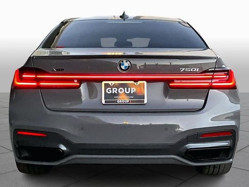 Used 2022 BMW 750i xDrive w/ Executive Package image 4