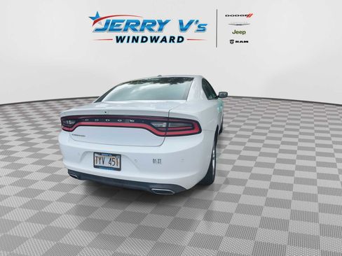 Used 2019 Dodge Charger SXT w/ Leather Interior Group image 7