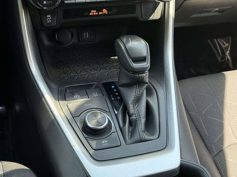 Used 2024 Toyota RAV4 XLE w/ Convenience Package AWD/4WD image 18