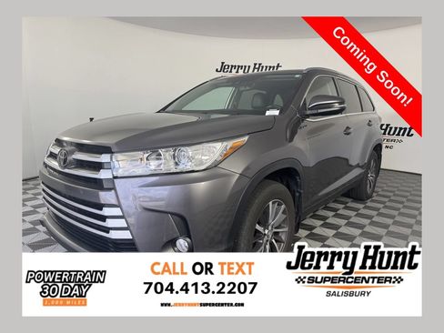 Used 2019 Toyota Highlander XLE AWD/4WD image 1