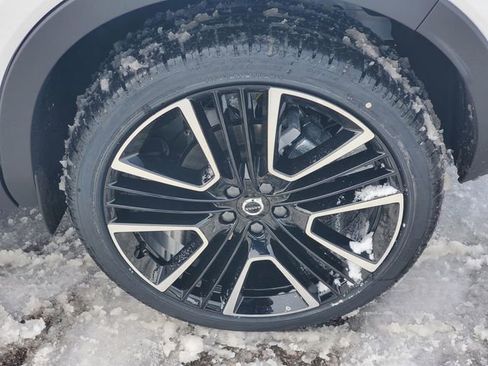New 2026 Volvo XC40 B5 Ultra w/ Protection Package Premier image 7