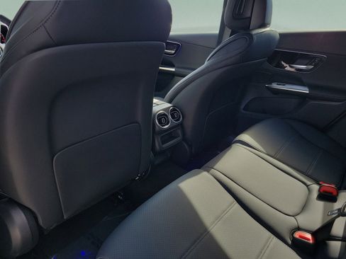 Certified 2026 Mercedes-Benz GLC 300 image 10