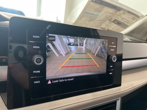 New 2025 Volkswagen Taos SE image 31