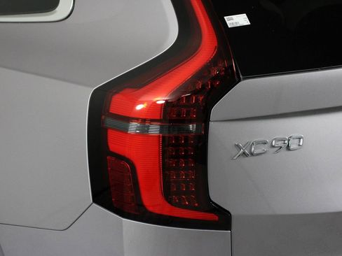 New 2026 Volvo XC90 B6 Plus w/ Protection Package Premier image 15