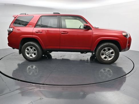 Used 2024 Toyota 4Runner SR5 AWD/4WD image 9