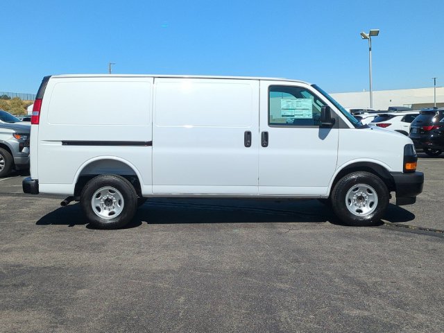 New 2026 Chevrolet Express 2500 RWD image 9