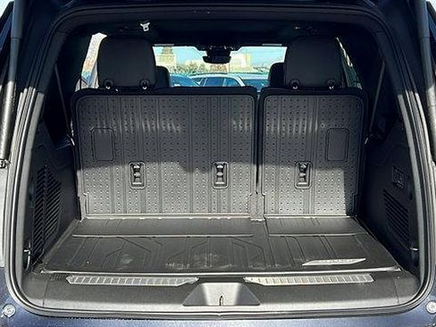 New 2026 Chevrolet Suburban High Country image 13