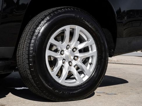 Used 2023 Chevrolet Suburban LS image 56