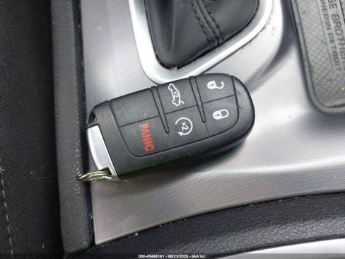Used 2020 Dodge Charger SXT AWD/4WD image 10