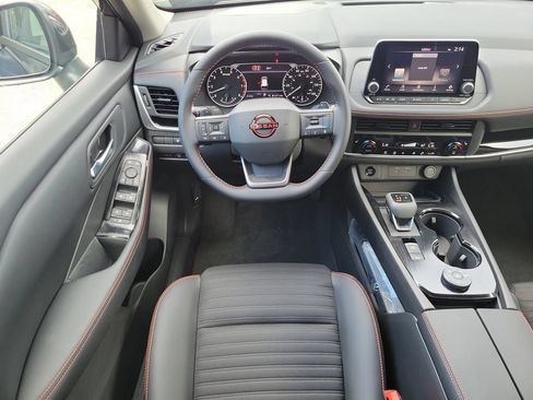 New 2026 Nissan Rogue SV AWD/4WD image 18