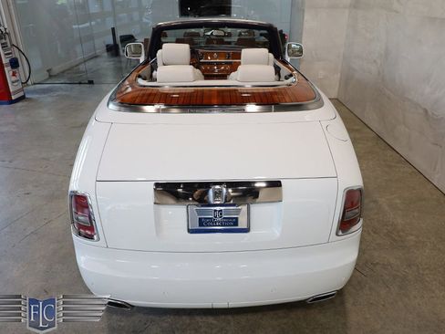 Used 2014 Rolls-Royce Phantom Drophead Coupe image 10